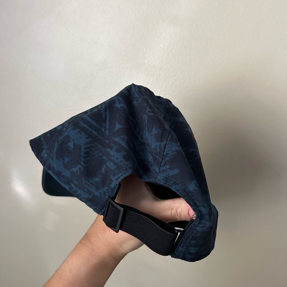 Buff hat - Picture 4 of 8